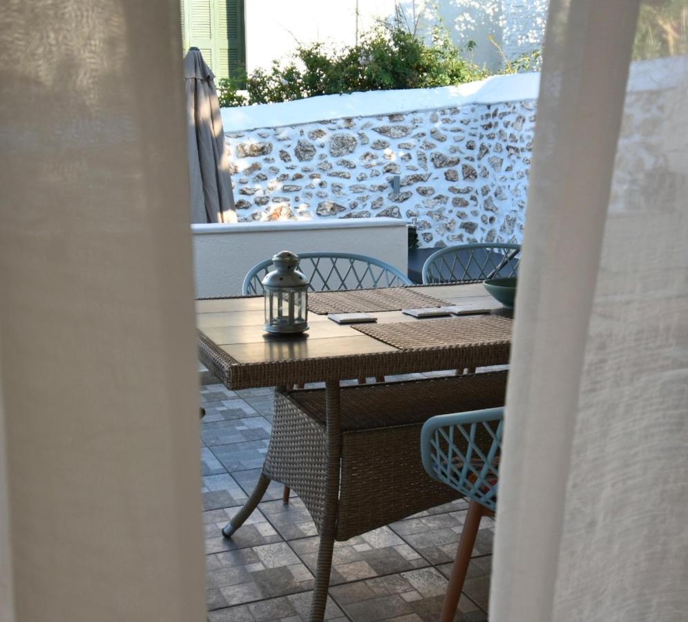 La Belle Helene Guest House Spetses Town ภายนอก รูปภาพ