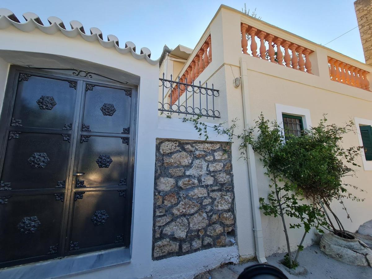 La Belle Helene Guest House Spetses Town ภายนอก รูปภาพ