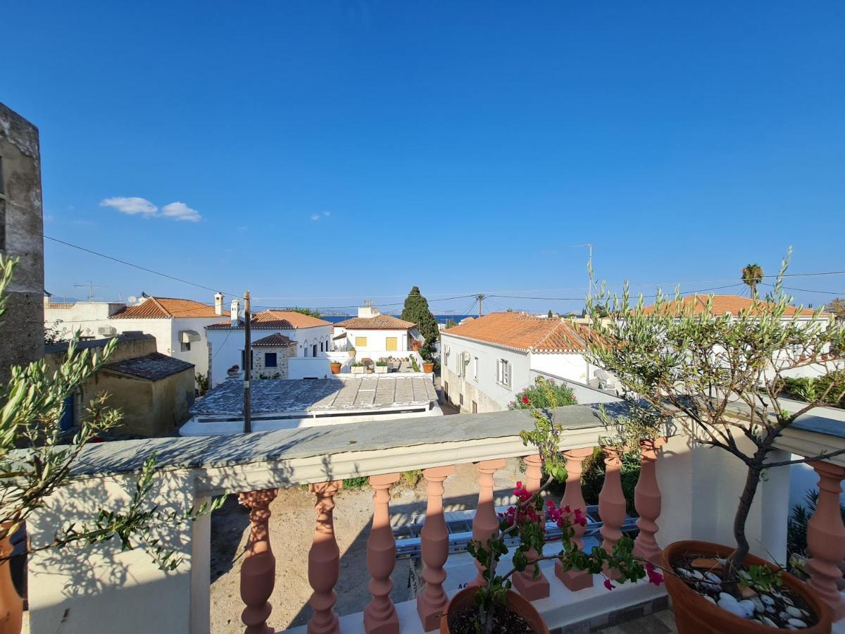 La Belle Helene Guest House Spetses Town ภายนอก รูปภาพ