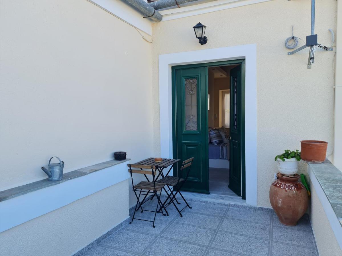 La Belle Helene Guest House Spetses Town ภายนอก รูปภาพ